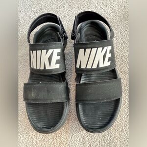 Women’s Nike Black and White Logo Sandals size 8